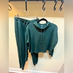 Girlfriend Collective Joggers & Crop Hoodie, Size M